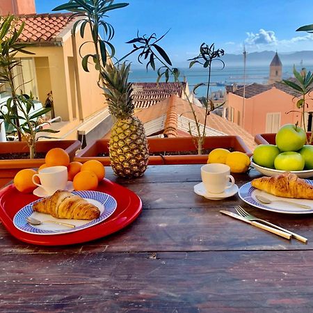 Oasi Urbana Con Terrazza E Vista Lägenhet Cagliari Exteriör bild