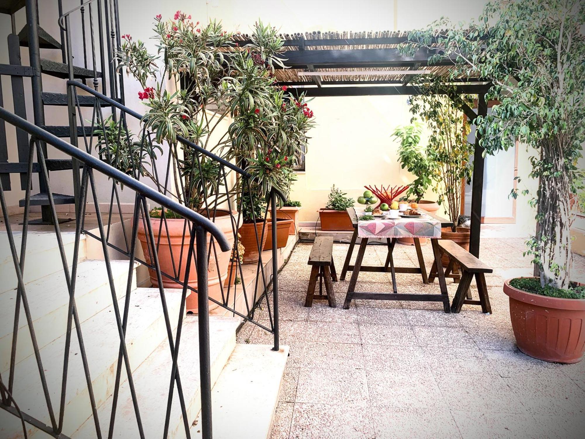 Oasi Urbana Con Terrazza E Vista Lägenhet Cagliari Exteriör bild